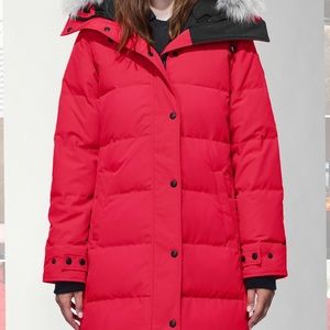 Canada Goose Shelburne Parka in Red
